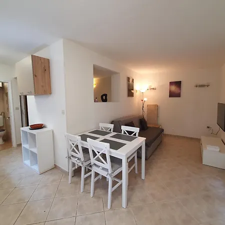 Apartment Tatjana Ap2 Antenal